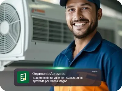 Técnico de ar condicioando recebendo aprovação de orçamento
